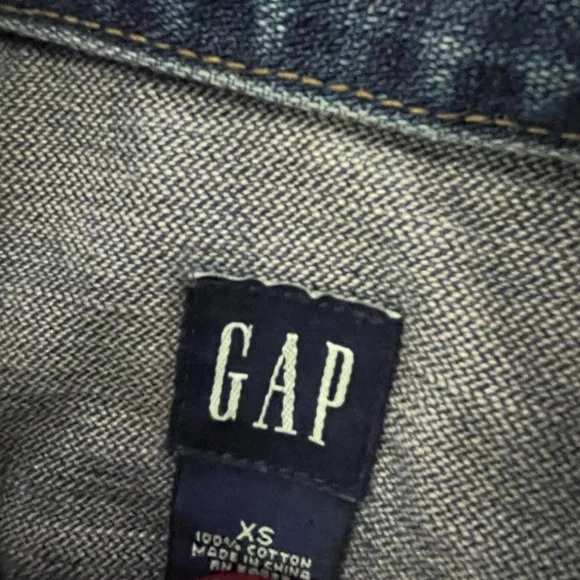 GAP Classic Blue Jean Jacket - Picture 3 of 3